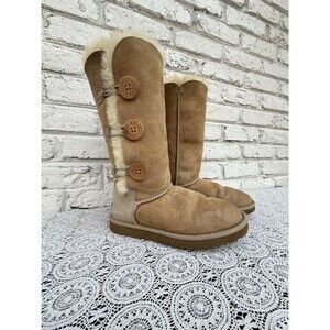 UGG Australia Women's Bailey Button Triplet S/N 1873 Suede Fur Boots Size 7